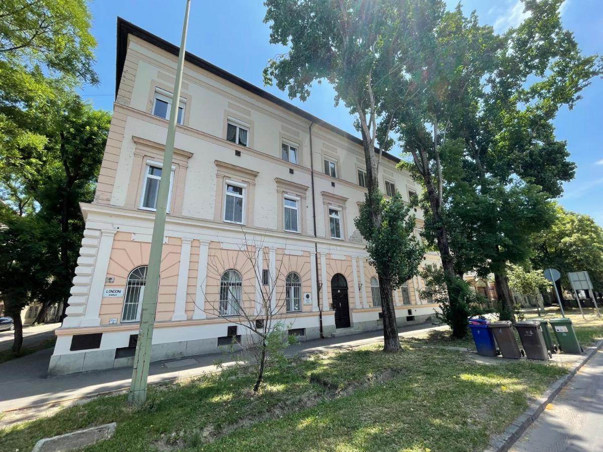 Fullmoon Apartments 2 Σέγκεντ Εξωτερικό φωτογραφία