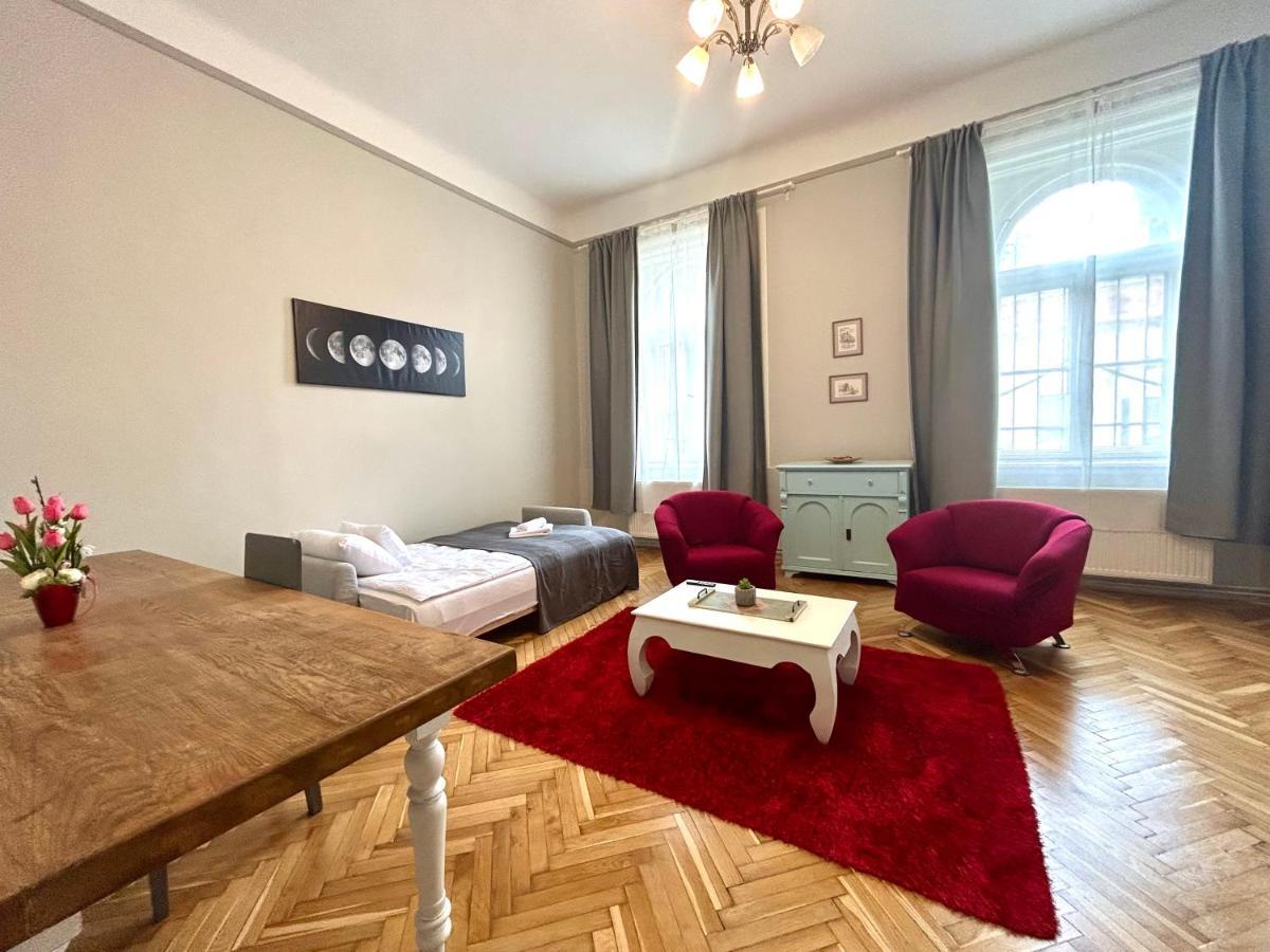 Fullmoon Apartments 2 Σέγκεντ Εξωτερικό φωτογραφία