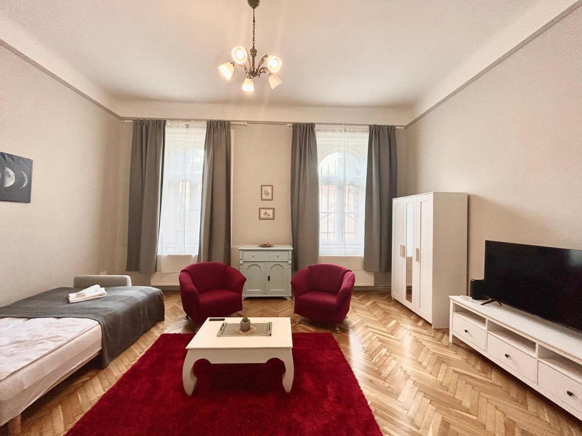 Fullmoon Apartments 2 Σέγκεντ Εξωτερικό φωτογραφία