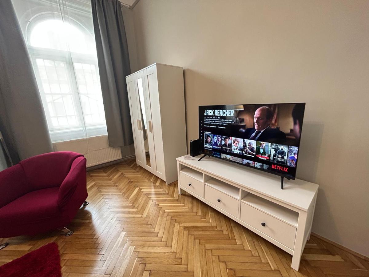 Fullmoon Apartments 2 Σέγκεντ Εξωτερικό φωτογραφία